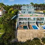 Lägenhet Ocean Views - New Private With Pool & Sea Views *