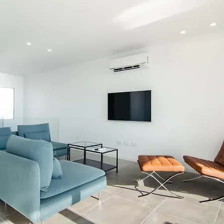 Ocean Views - New Private With Pool & Sea Views Apartment