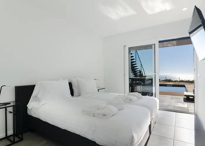 Daire Ocean Views - New Private With Pool & Sea Views