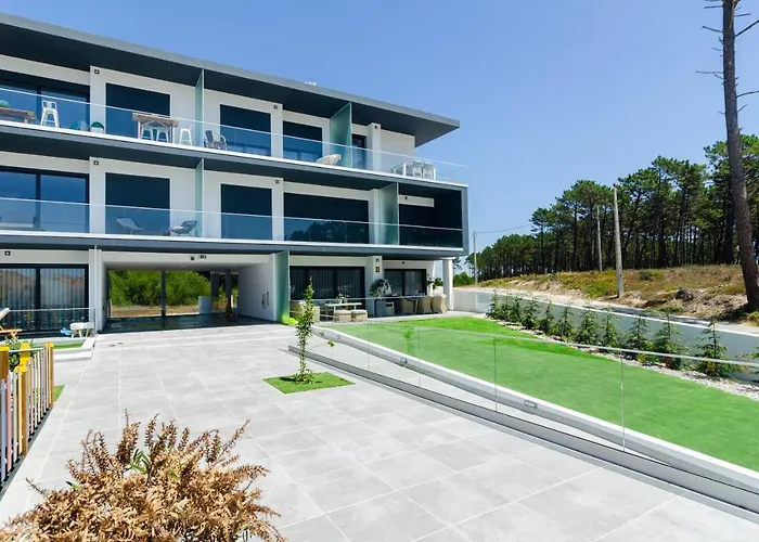 Ocean Views - New Private With Pool & Sea Views Nazaré