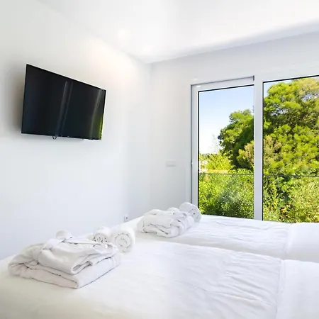 Ocean Views - New Private With Pool & Sea Views *